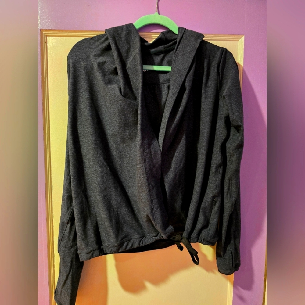 Lululemon-Rulu Wrap-Size 6